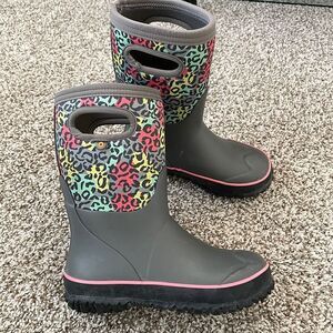 Size 2 / Girls' BOGS Bloom Winter Boots
